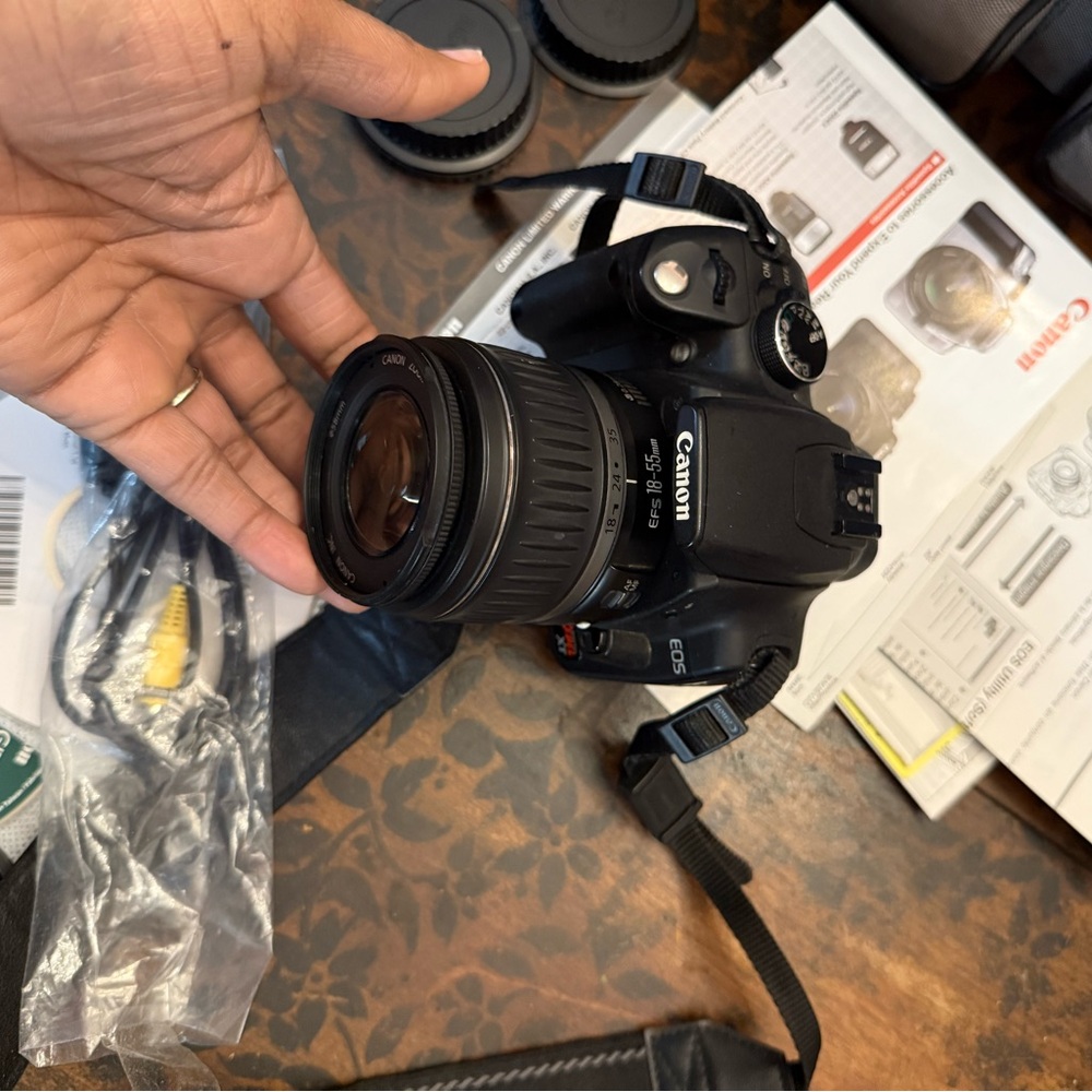 Digital Canon XT camera - Picture 4 of 5